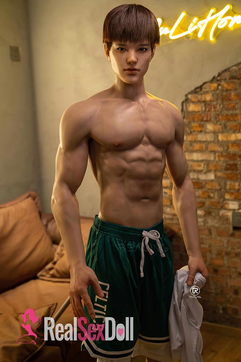 Realing Leonardo sex doll