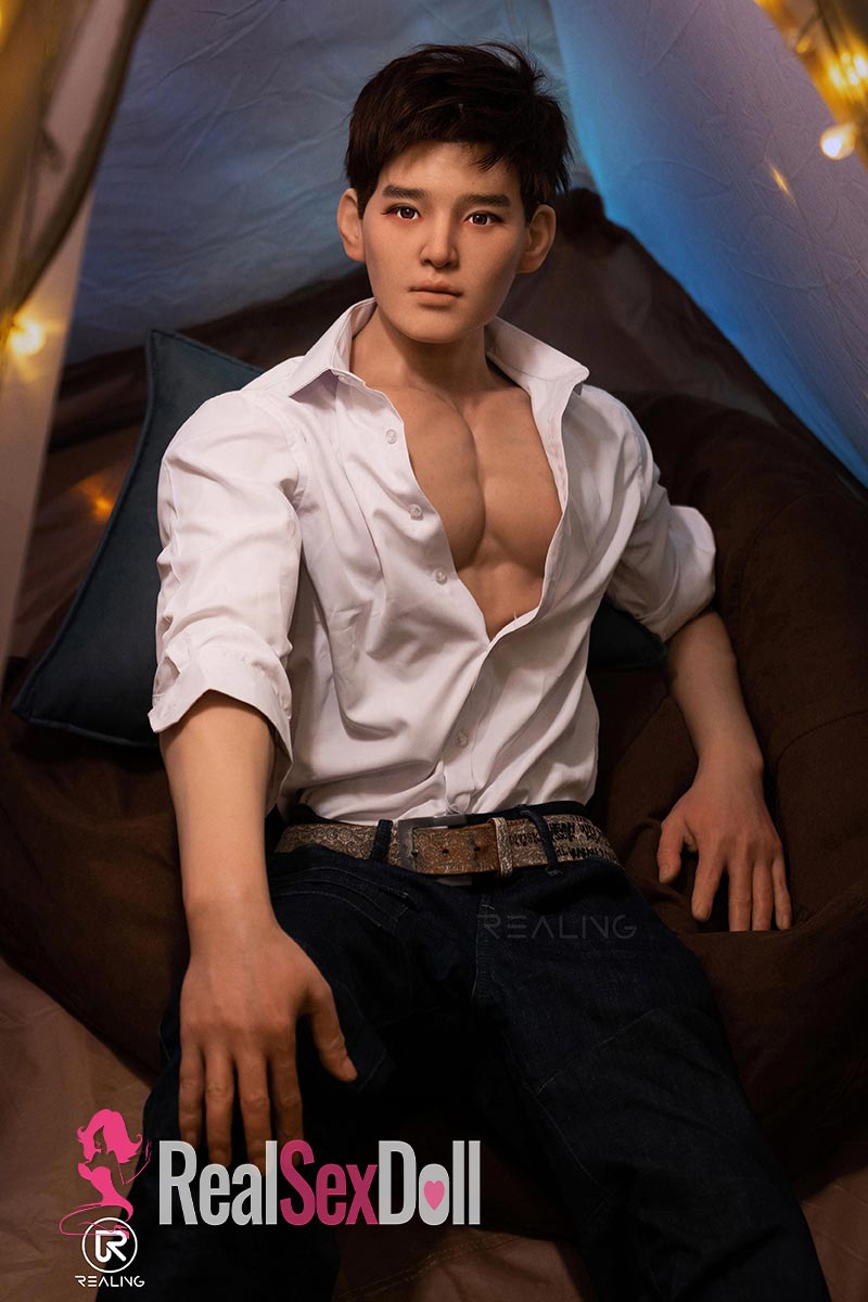 Realing Martin sex doll