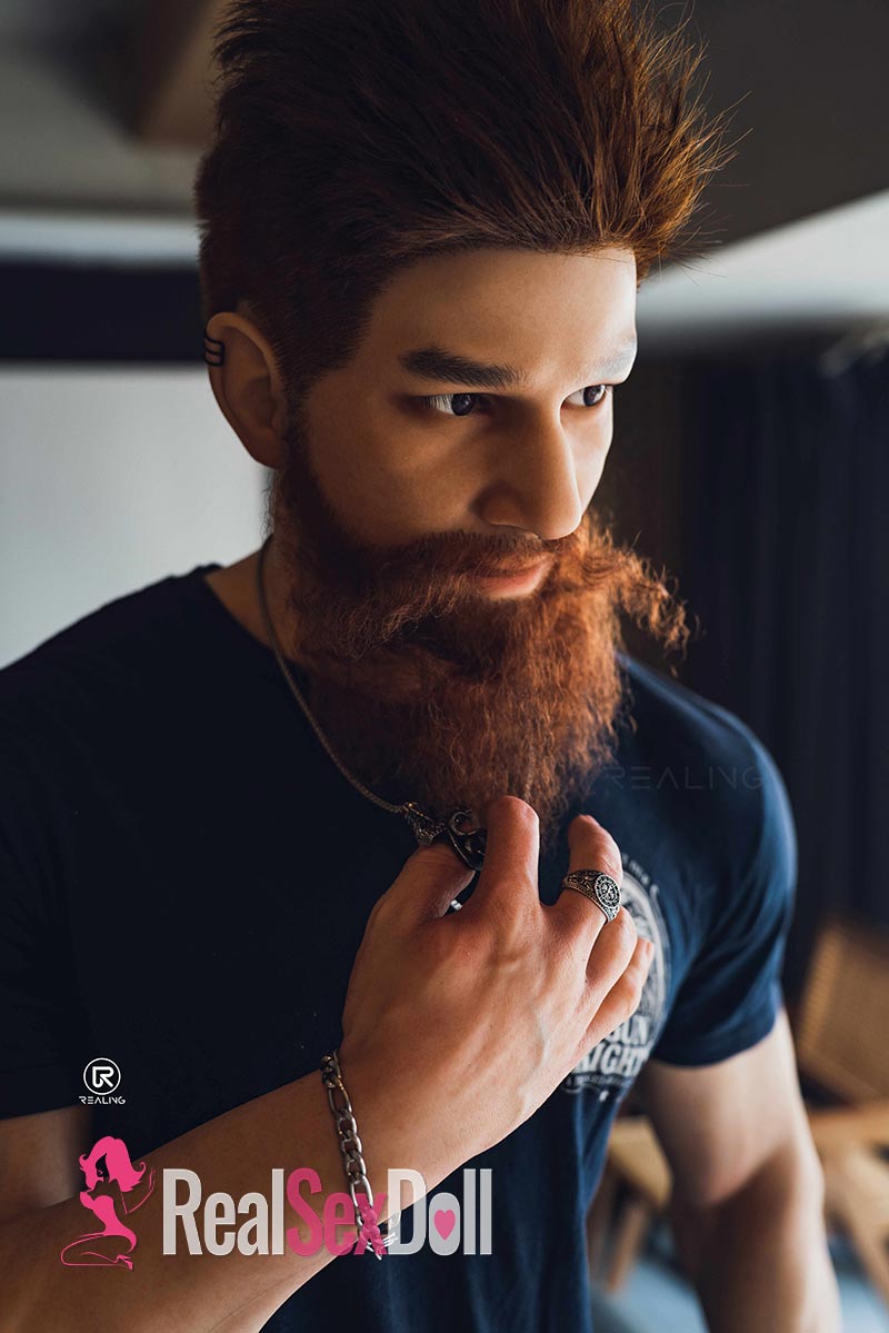 Realing Winthrop sex doll