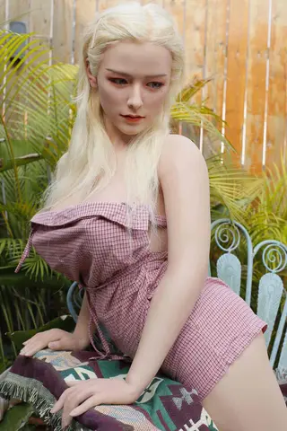 Starpery Divina sex doll