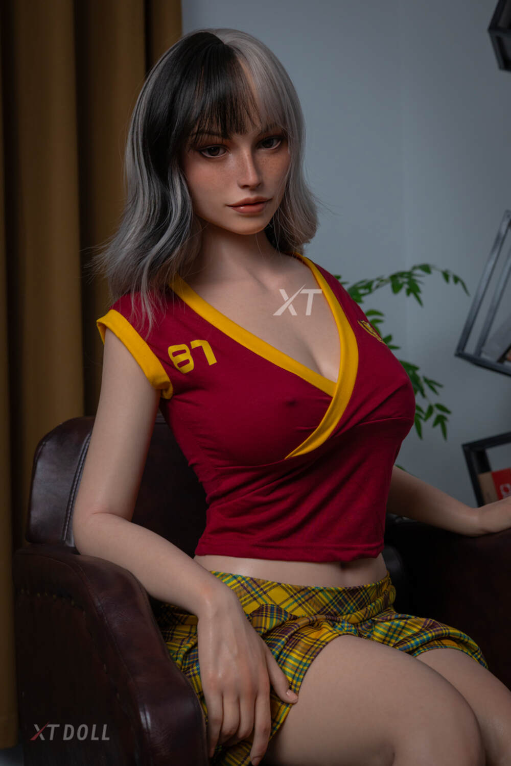 Julie — photo 5