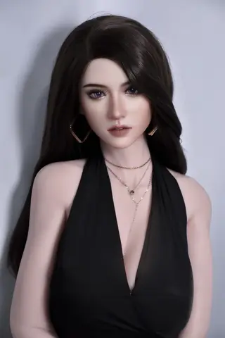 ElsaBabe Iwai sex doll