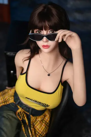 Orange In Mila sex doll